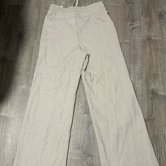 Gilly hicks flowy ribbed pants NEVER WORN - Picture 3 of 4